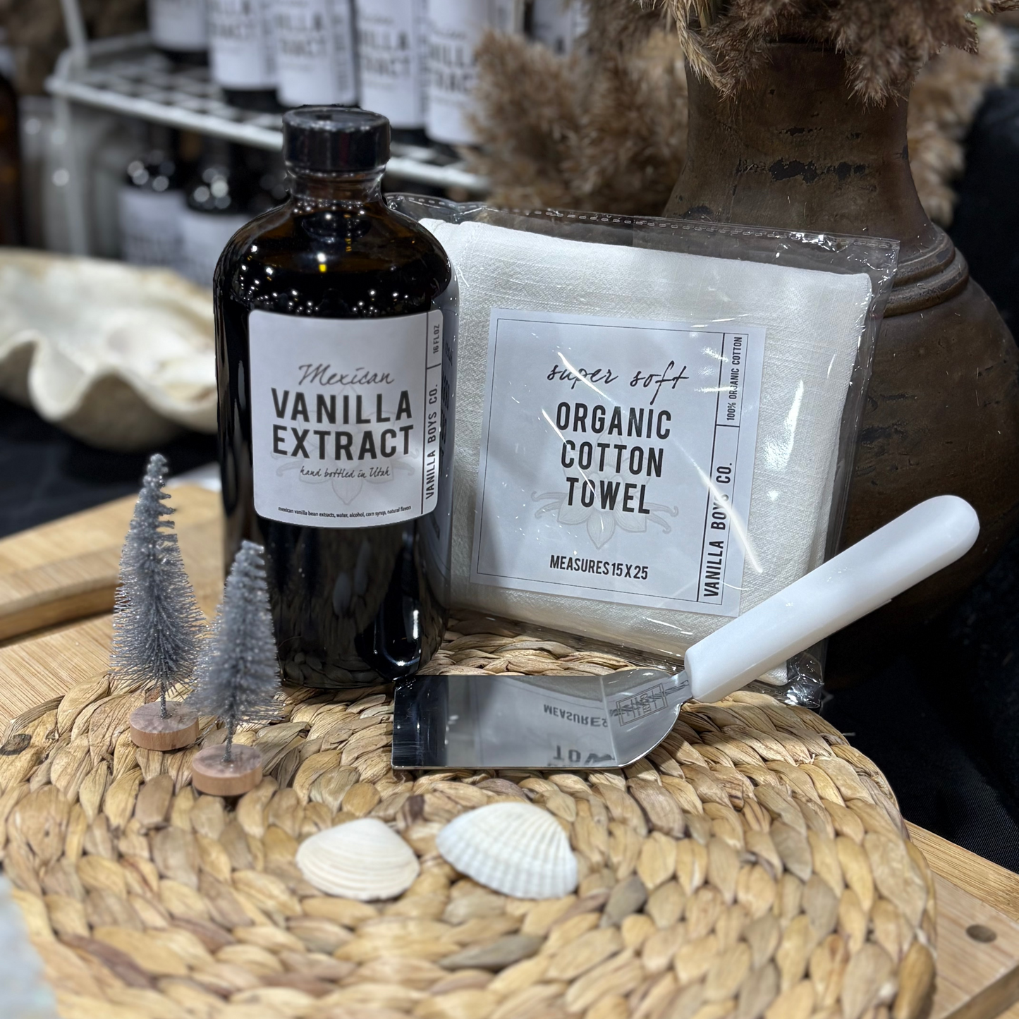 16oz Pure Mexican Vanilla + Tea Towel + Gygi Brownie spatula