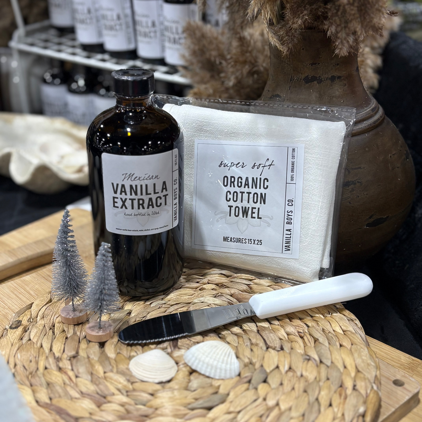 16oz Pure Mexican Vanilla + Tea Towel + Gygi Spreader (White Handle – 6")